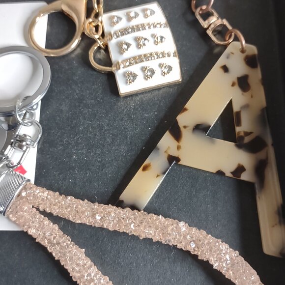 Lot Of 6 Pretty Keychains - Picture 7 of 8